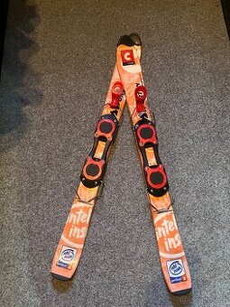 Krátké sjezdové lyže