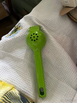 Vymačkávač citrusů