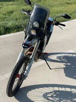 AJP PR7 2022 racing kit