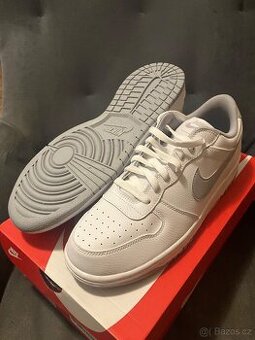 Nike Big Nike Low