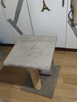 Prodám už hodně opozivane skrabadlo pro kočky