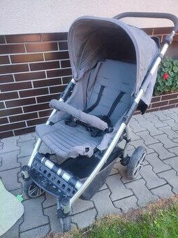 Sportovní kočárek nosnost 20 kg