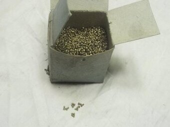 ŠKODA TATRA PRAGA JAWA ČZ - ZATLOUKACÍ NÝTY NA ŠTÍTKY 2X4