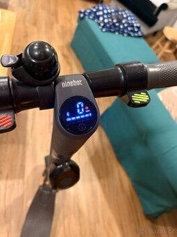 Elektro Koloběžka Ninebot Kickscooter E45E Segway