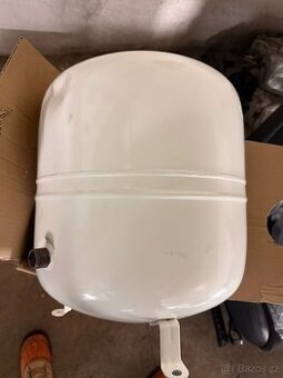 Expanzní nádoba 35L