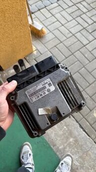 Řídící jednotka motoru volkswagen golf 6