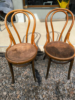 Staré židle Thonet k renovaci