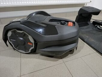 Robotická sekačka Husqvarna Automover 405XE NERA, v záruce