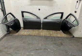 Opel Insignia dveře hatchback nebo sedan kód barvy Z177