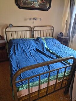 Mosazná postel – retro / vintage