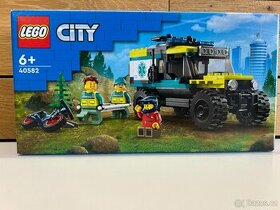 LEGO City 40582 Terénní sanitka 4x4