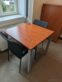 Hobis - kancelářský stůl 80 x 80