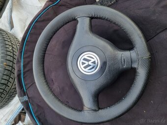 Tříramenný volant Volkswagen