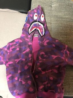 Prodán mikinu Bape