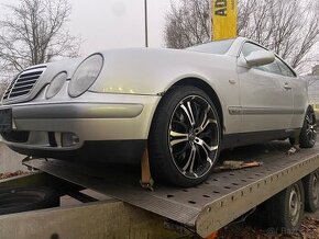 MERCEDES BENZ CLK 320i V6