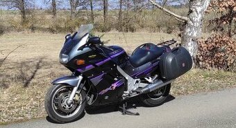 Suzuki GSX 1100 F dobrý stav, kufry, málo km