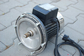 Motor z čerpadla vodárny 1kW