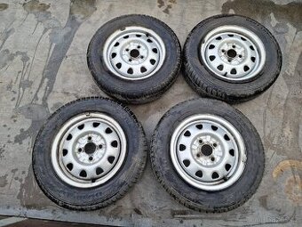 Kola Škoda Felicia s novými pneu 165/70R13