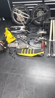 SUZUKI RM 125 K3 Náhradné Diely