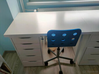 Dětský psací stůl IKEA