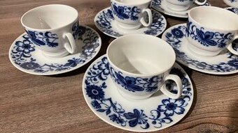 Kávový servis Porcelaine Fine de Bohême (cibulák)