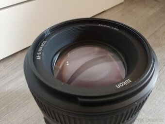 Nikon AF-S NIKKOR 85mm f/1.8G