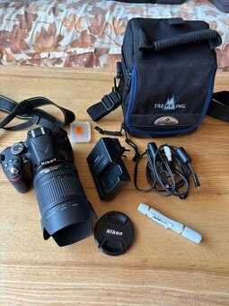 Prodám fotoaparát Nikon D3200 + příslušenství + stativ