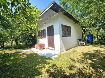PRODEJ CHATY SE ZAHRADOU 569 m2 – VELTRUSY U ZÁMKU