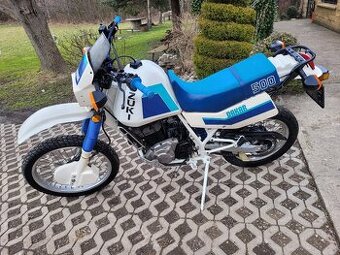 Suzuki DR 500