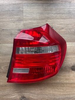 BMW E87 - PRAVÉ ZADNÍ SVĚTLO - 1