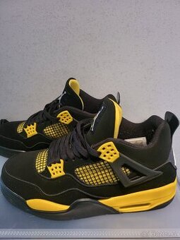 Air Jordan 4 Retro