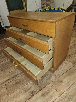 komoda se 4 šupliky 90 x 46×72