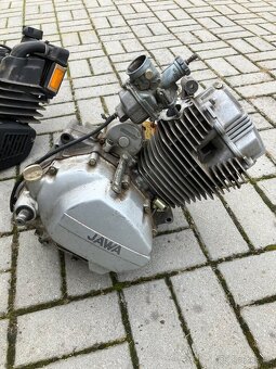 Motory