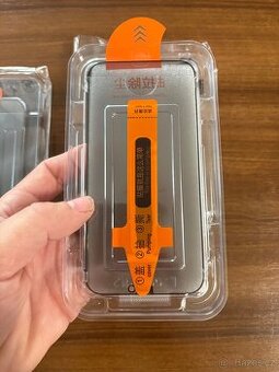Iphone 16 skla na display + ochraně pouzdro
