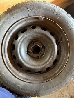 Plechové kola  (195/65/15) zimní pneu