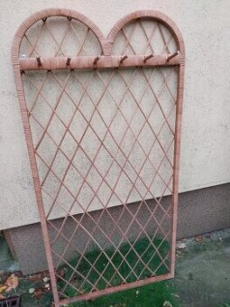 Prodám proutěný věšák