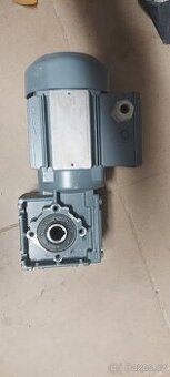 Elektromotor s převodovkou na 220V