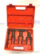 Sada pro stahování kulových čepů