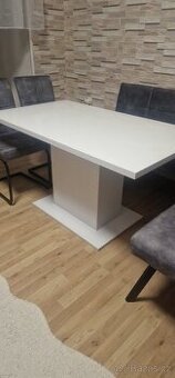 Prodám kuchyňský stůl