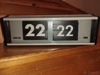 Překlápěcí retro hodiny Pragotron IPJ 0612