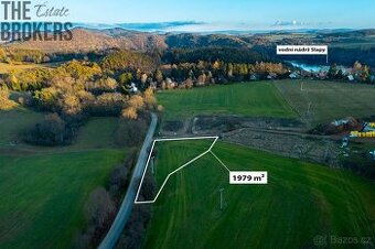 Pozemek k výstavbě rodinného domu – 1 979 m² - 1
