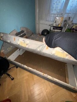 manželska postel čalouněná