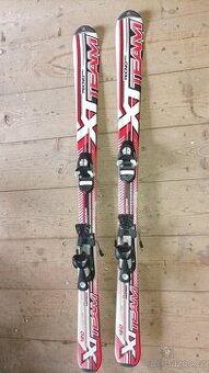 Dětské sjezdové lyže Tecno pro 120 cm.