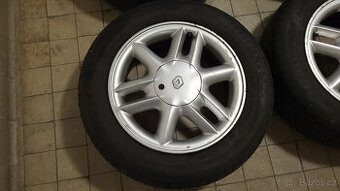 Pěkná orig. letní ALU kola 15" 4x100 Renault, Dacia