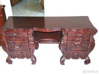 celodřevěný psací stůl