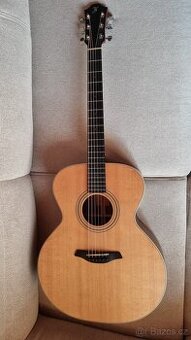 Velká celomasivní kytara Furch