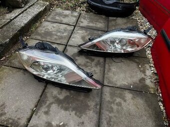 Predám XENONY svetlo reflektor Lampa Kapota HONDA FR-V 05-