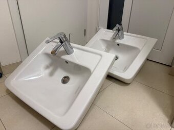 Umyvadlo Villeroy and Boch s baterií Grohe