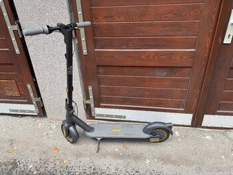 Elektrická koloběžka Segway Ninebot MAX G30 II, jako nová