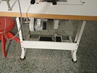 Průmyslový Šicí stroj overlock